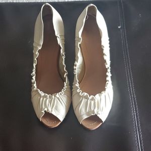 BCBG Max Azria Women Hell Shoes Size US 6.5B Cream